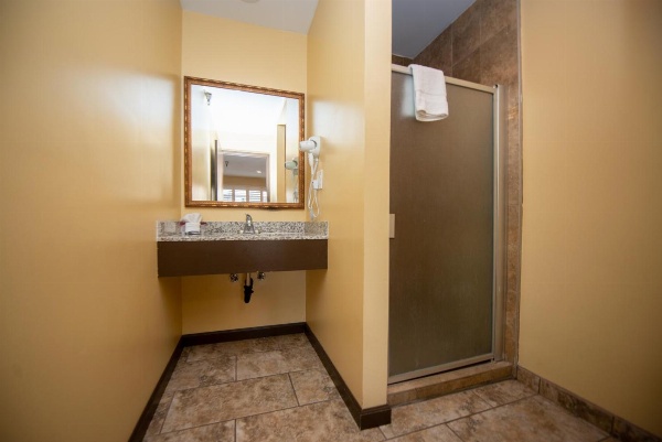 Casa Bella Inn- Huntington Park image 30